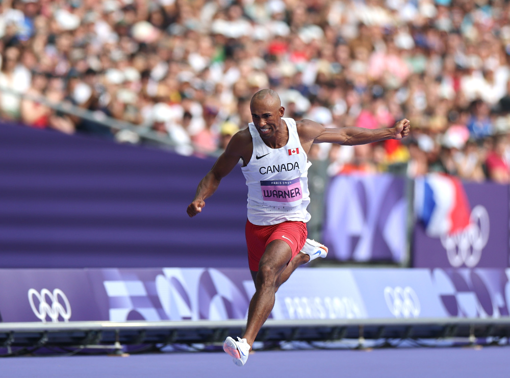 半岛体育平台-加拿大田径选手打破跳远世界纪录的简单介绍