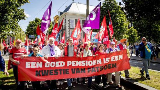 半岛体育竞技-球员工会发声，呼吁改革职业足球体系的简单介绍