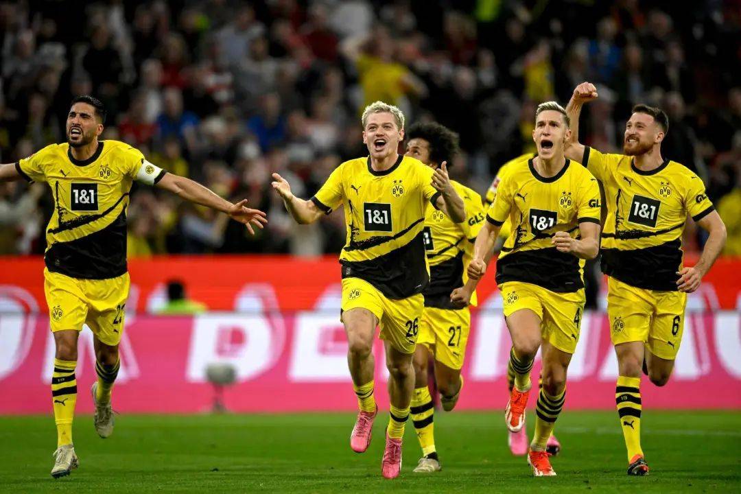 拜仁慕尼黑战胜多特蒙德，稳固领先优势的简单介绍