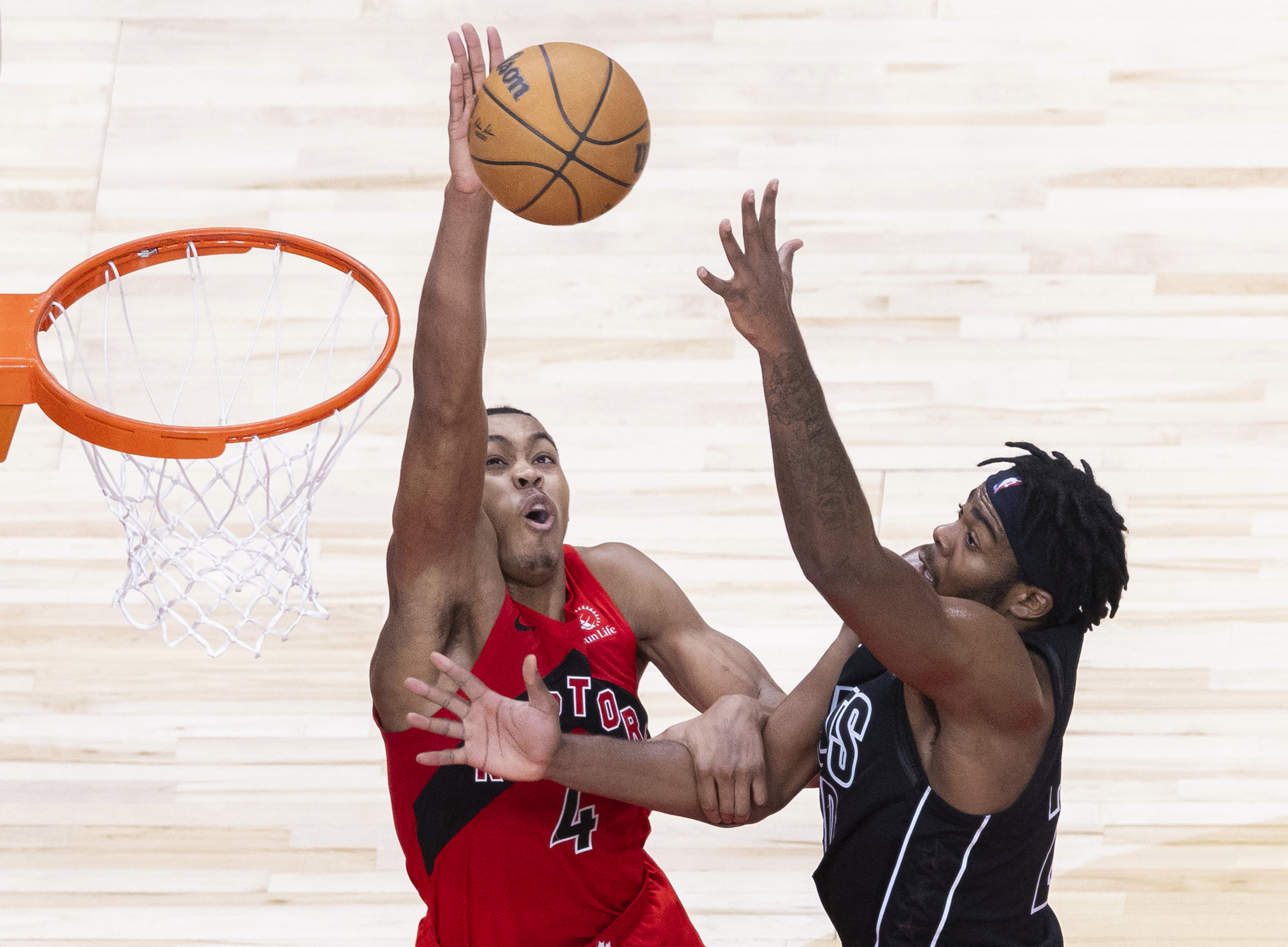 复仇成功晋级,猛龙主场击败骑士挺进东部决赛 复仇成功晋级,猛龙主场击败骑士挺进东部决赛