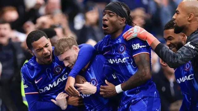 切尔西客场告捷红蓝军团独占联赛第三