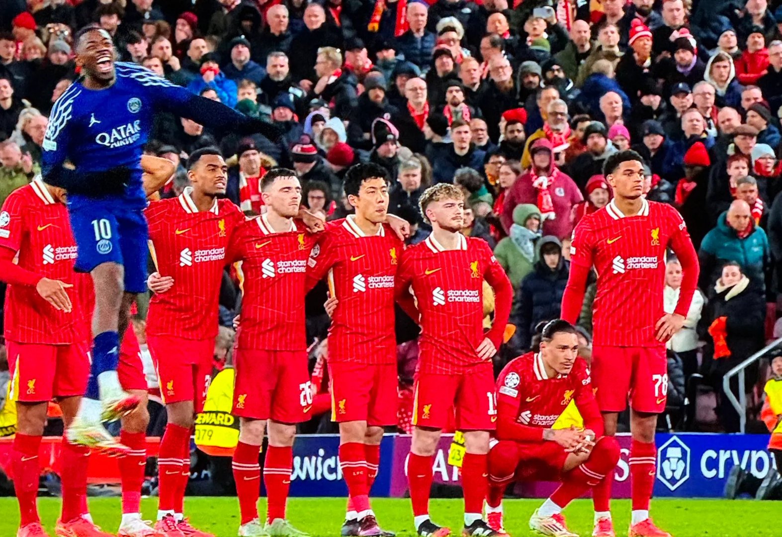 半岛体育直播-关于法兰克福势如破竹，连胜前进欧冠区的信息