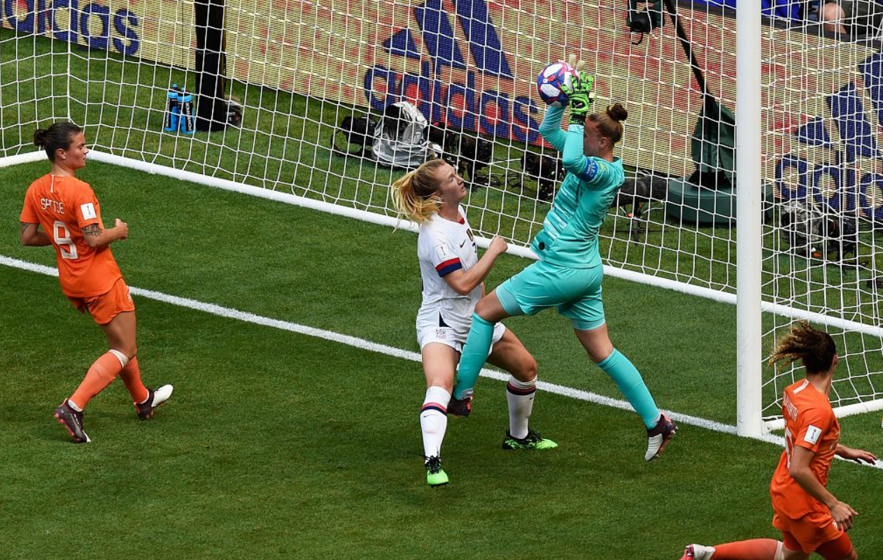 半岛体育链接-美国女足目前领跑，逐梦奔赴