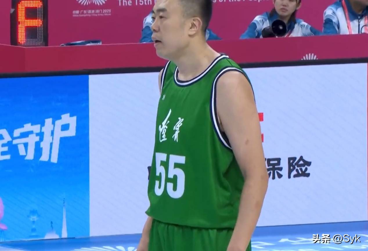 半岛体育官方-贵州男篮力克广东，迎来胜利